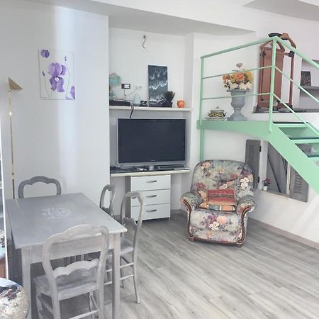 Joli Studio Au Soleil Apartment Menton Exterior foto